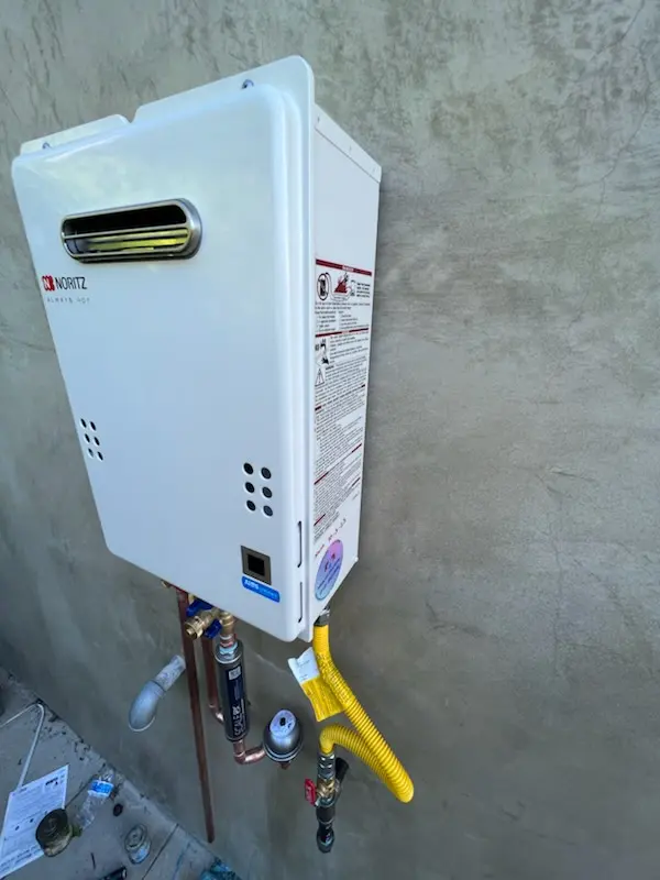 Tankless water heater installation for Country Home Heights homes